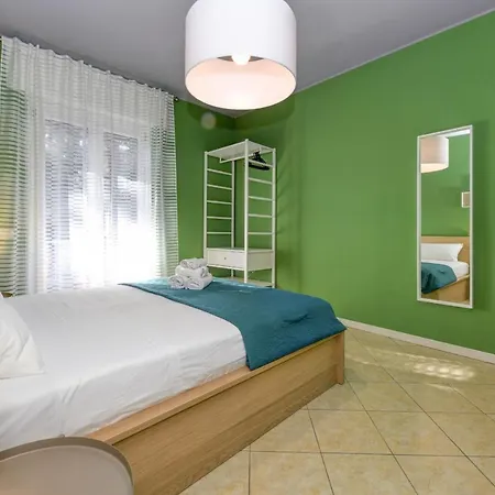 Desenzanoloft Official Partner Marriott Homes & - Family With Private Box Parking Desenzano del Garda