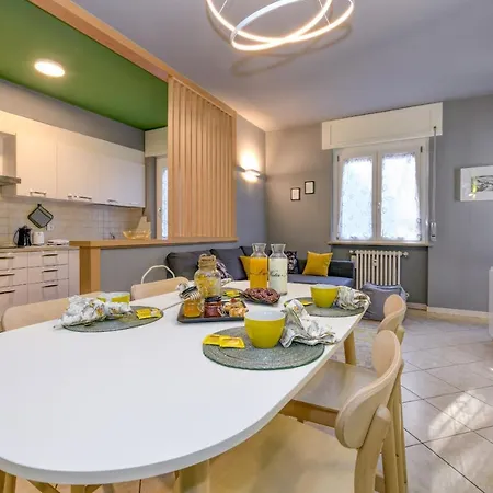 Desenzanoloft Official Partner Marriott Homes & - Family With Private Box Parking Apartment Desenzano del Garda