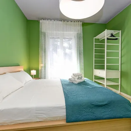 Apartment Desenzanoloft Official Partner Marriott Homes & - Family With Private Box Parking Desenzano del Garda